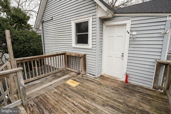 Building Photo - 704 Camden Ave