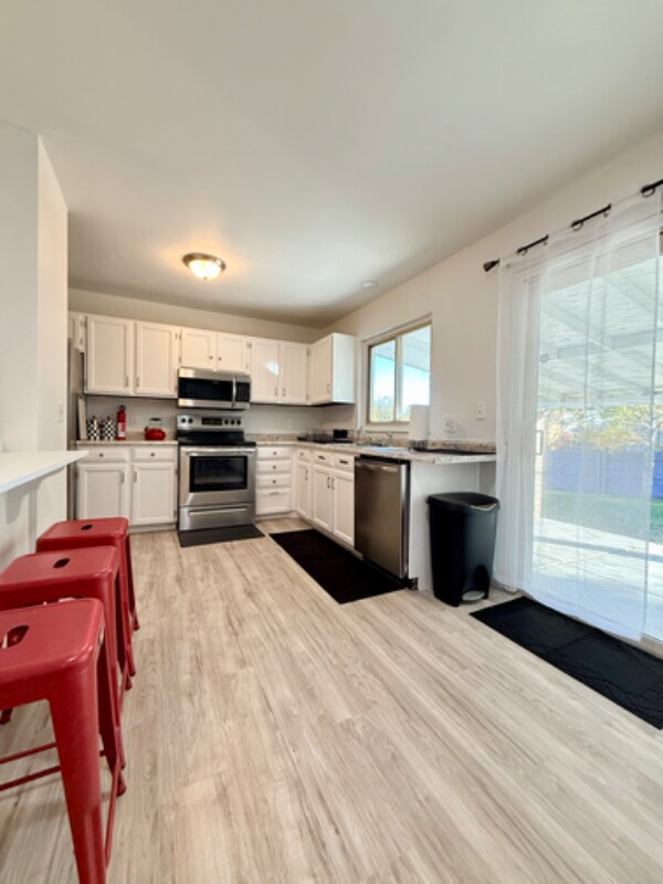 Foto principal - 2708 W 98th Dr