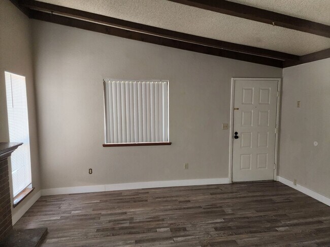 Building Photo - 4740 O'Bannon Dr