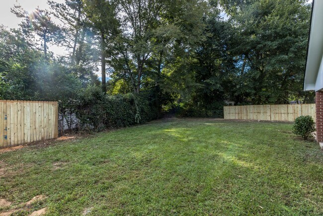 Building Photo - 6516 Bradford Dr