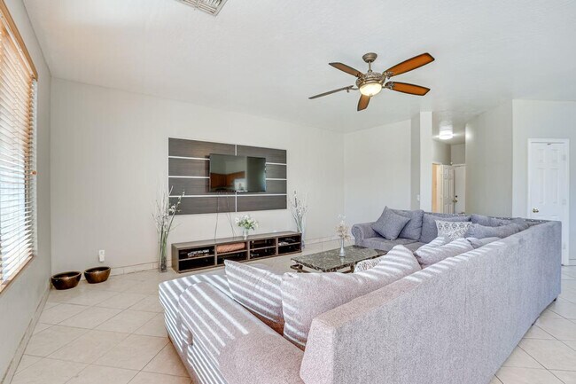 Foto del edificio - 2907 W Carson Rd