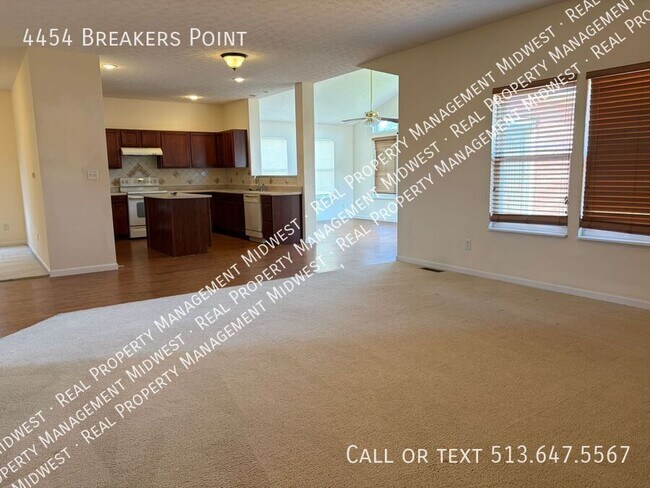 Foto del edificio - 4454 Breakers Point