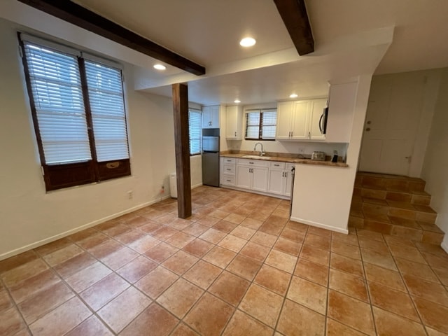 Building Photo - 1855 N Kingsley Dr