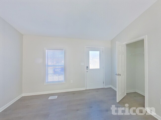 Building Photo - 5130 Daffodil Ln