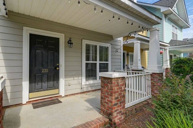 Building Photo - Charming 2 Bedroom, 2.5 Bath in Hampton Fo...