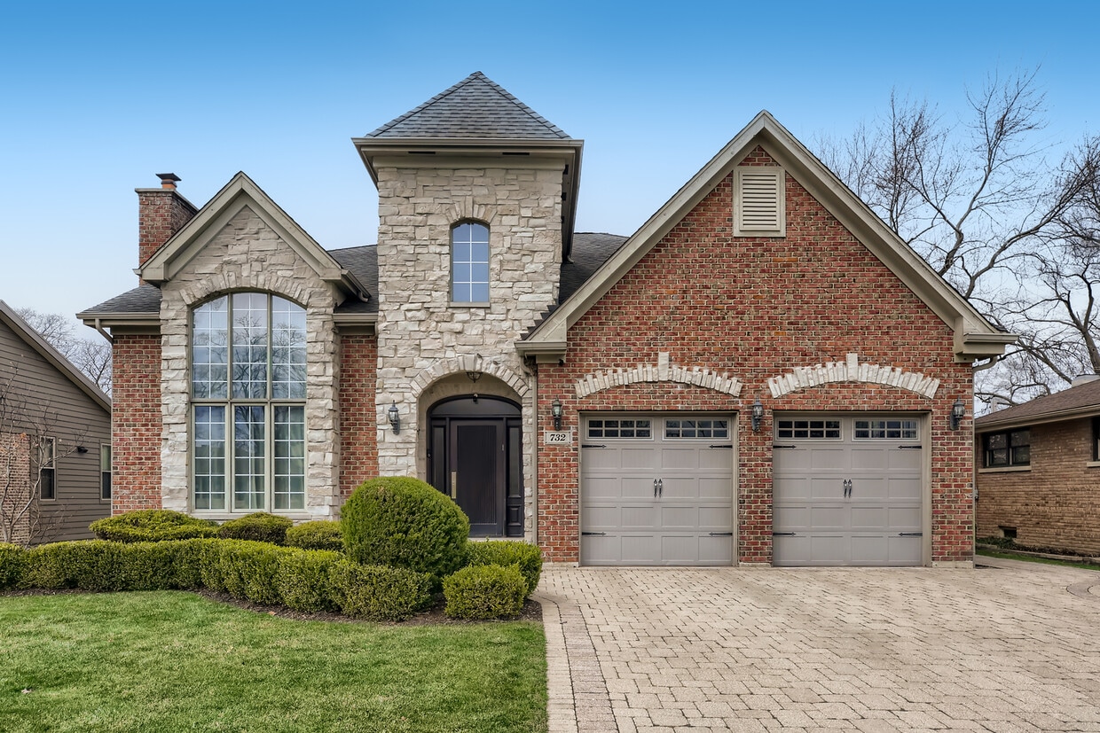 732 Elmgate Dr, Glenview, IL 60025 House Rental in Glenview, IL