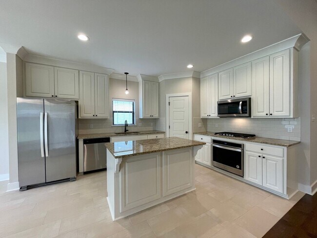 Foto del edificio - Beautiful 4 bed 3 bath home in Villas at Whiteoak
