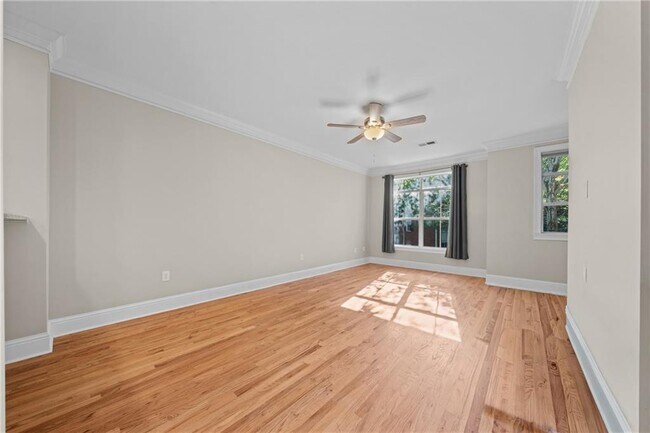 Foto del edificio - 5480 Glenridge Park NE