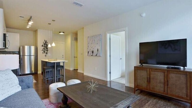 Foto del edificio - 299 North Highland Avenue Northeast