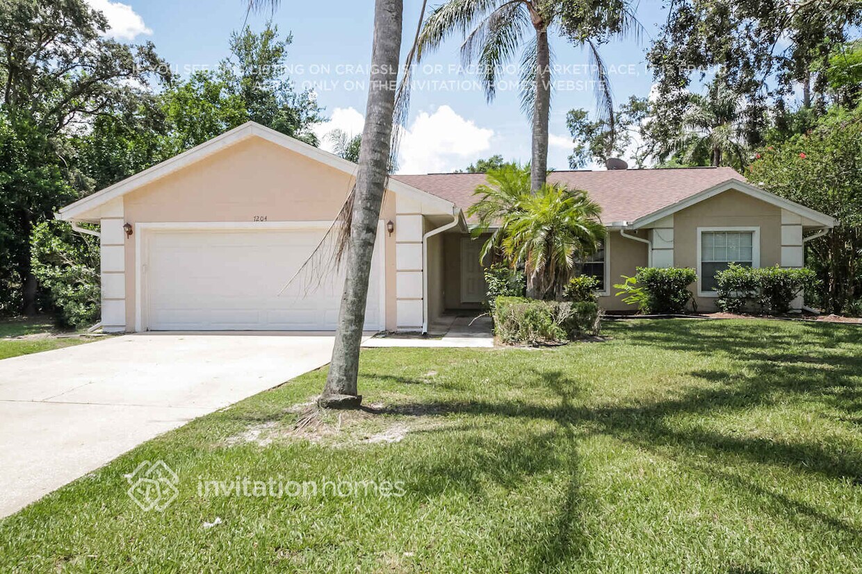 Foto principal - 7204 Lake Marsha Dr