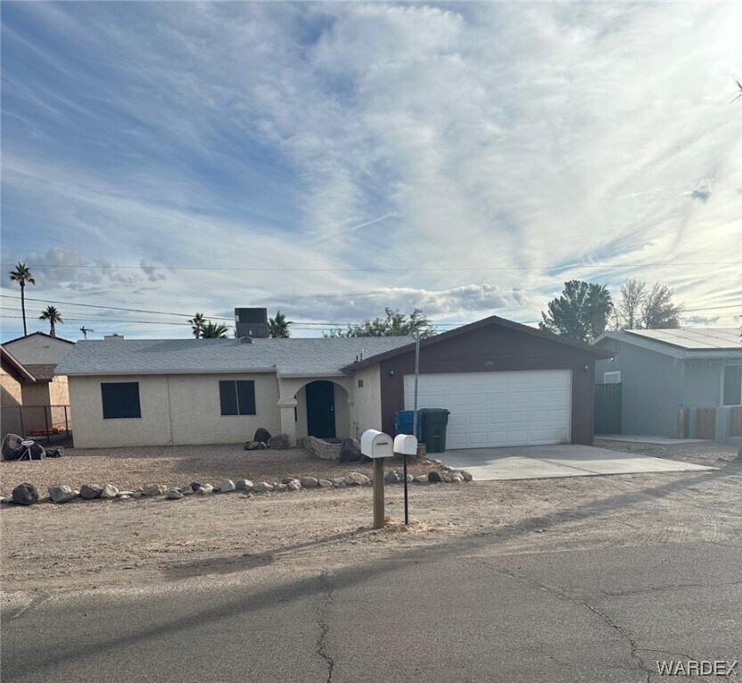 Primary Photo - 2258 E Riverview Cir