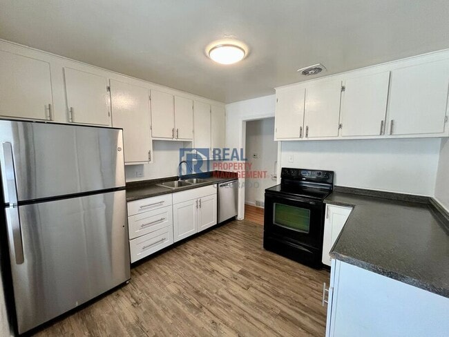 Foto del edificio - 3290 Leyden St