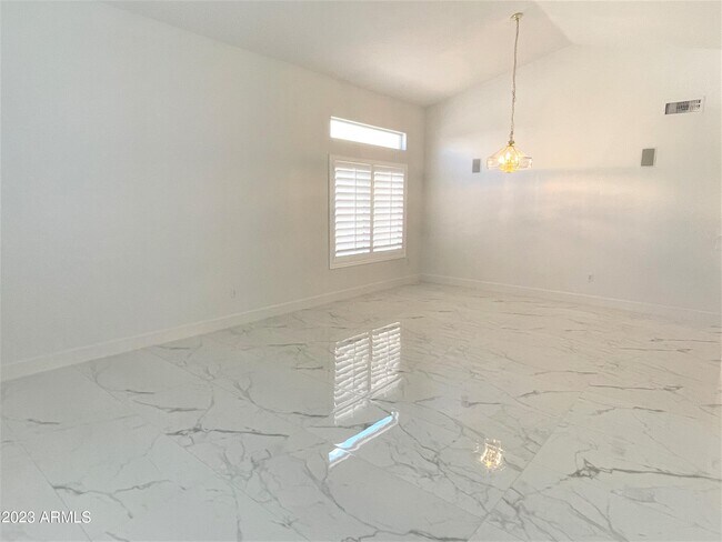 Foto del edificio - 4115 W Laredo St