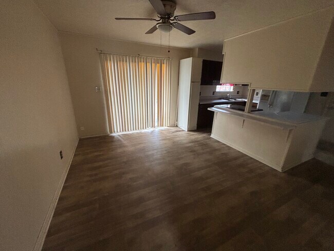 Foto del edificio - 929 Cypress Ave