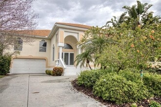 Building Photo - 131 Sands Pt Dr