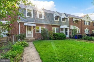 Building Photo - 1055 N Nelson St
