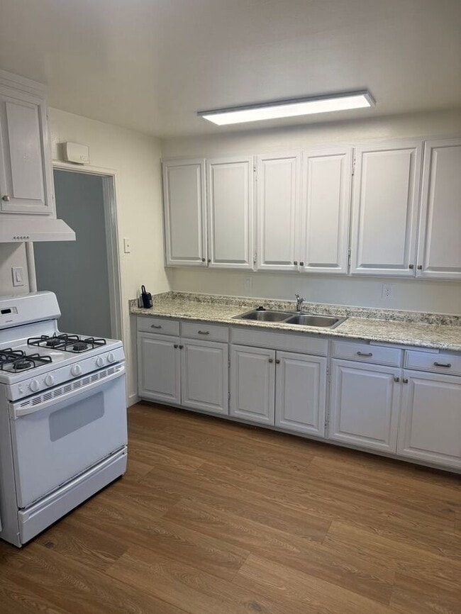 Building Photo - Beautiful 3 Bedrooms 2 Bath Home in Fremont