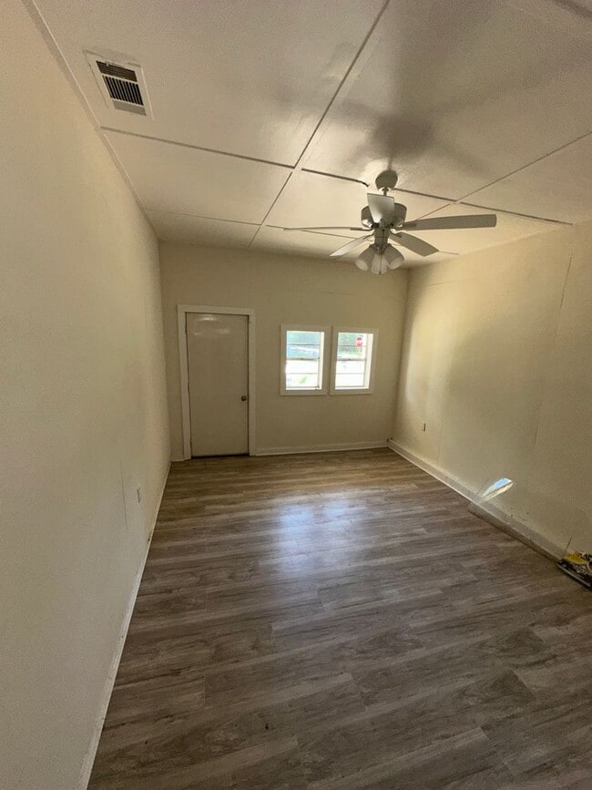 Foto del edificio - 5270 Mattox St