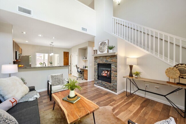 Foto del edificio - Spacious 3BR + Loft in the Palomino Park C...
