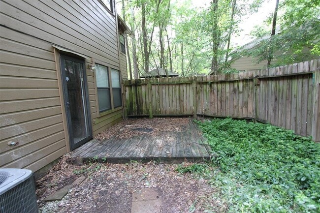 Building Photo - 22 Sawmill Grove Ct