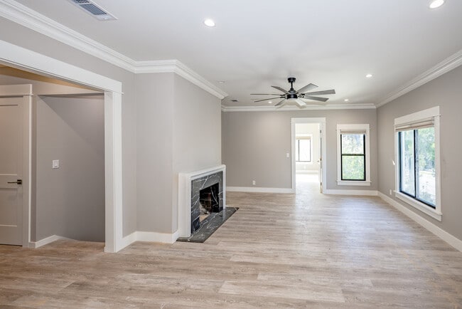 Foto del edificio - 494 S Marengo Ave