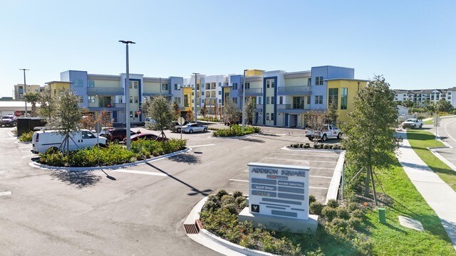 Building Photo - Modern townhome in Addison Square