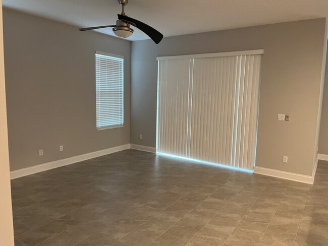 Foto del edificio - 15120 Sunrise Grove Ct