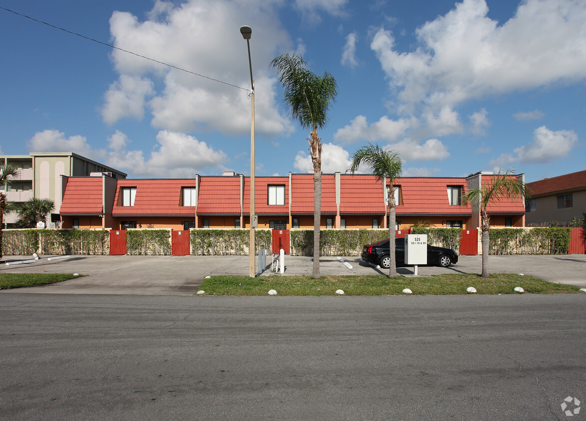 Building Photo - Sequoia Apartments