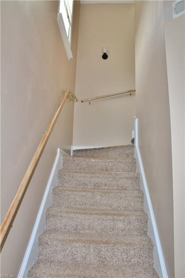 Building Photo - 6 Tamarisk Quay