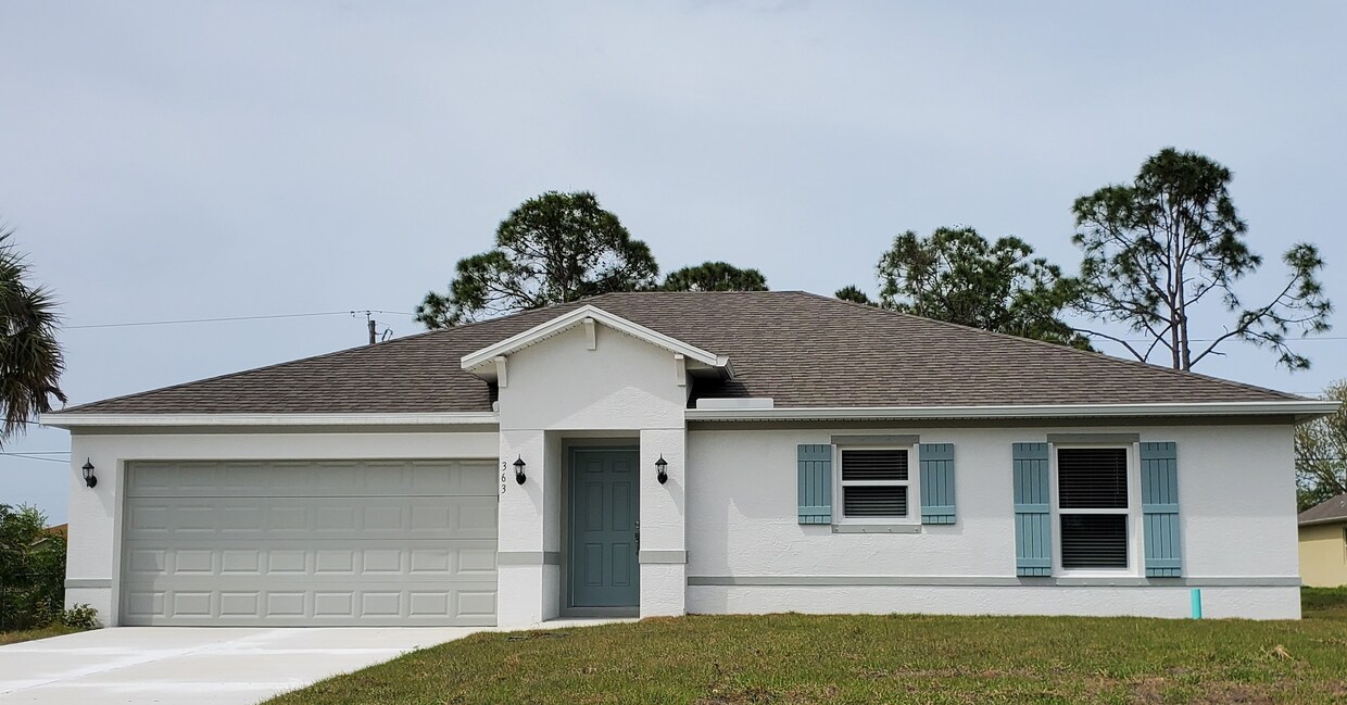 Foto principal - 1ST MONTHS RENT FREE***STUNNING 4/2 BRAND ...