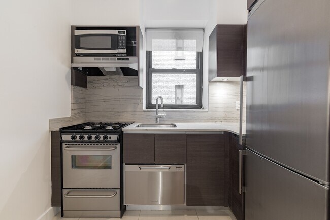 Foto del edificio - 253 E 61st St