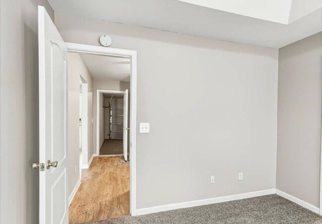 Building Photo - 4730 Camelot Dr