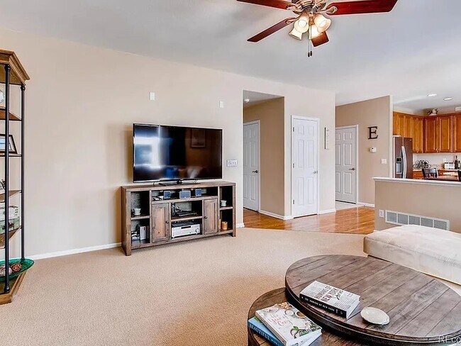 Foto del edificio - 9327 Branham Dr