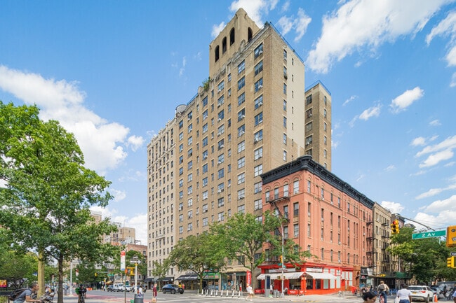 166 2nd Ave New York, NY 10003-5719 - 166 Second Ave