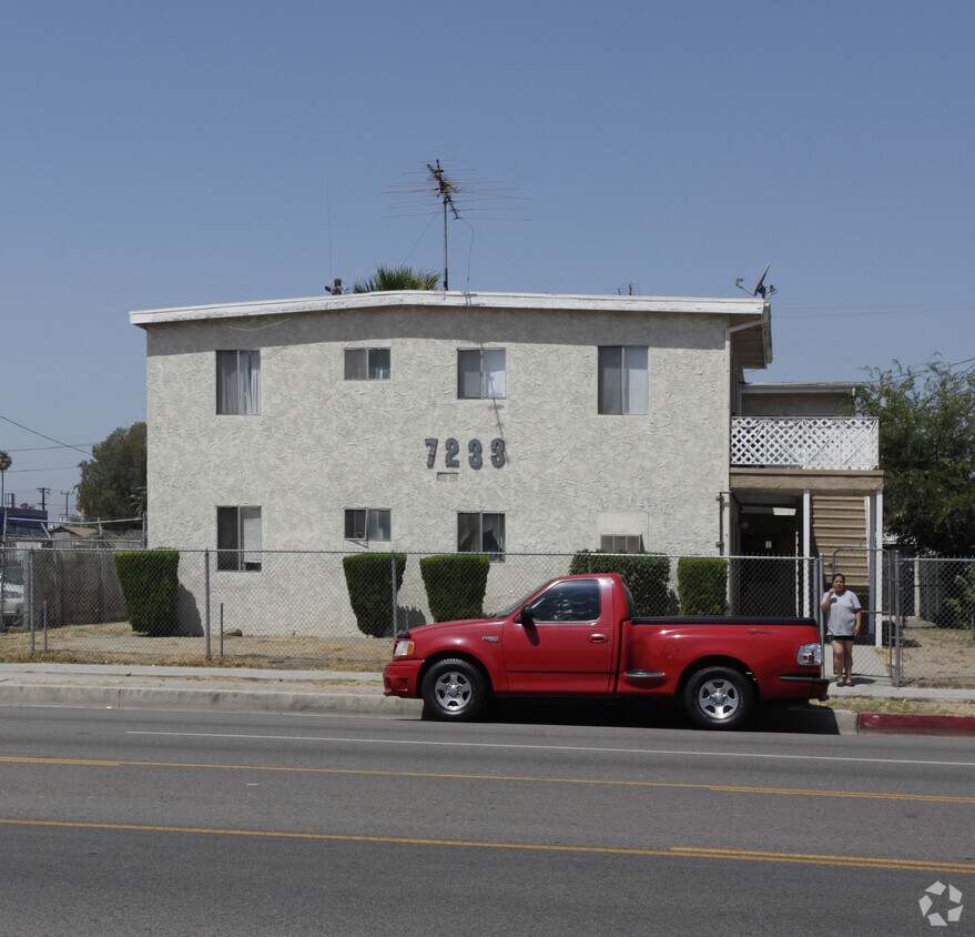 Primary Photo - Sun Valley Apartments