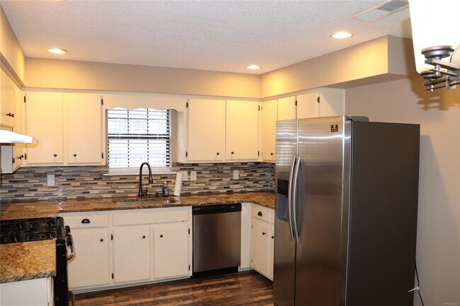 Foto del edificio - 3746 Mosswood Rd