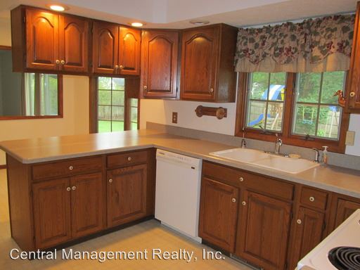 Building Photo - 56010 Jefferson Knolls Dr