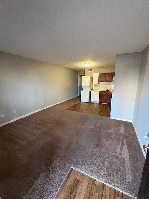 Foto del edificio - 301 E 12th St