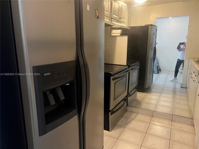 Foto del edificio - 16215 NE 18th Ct