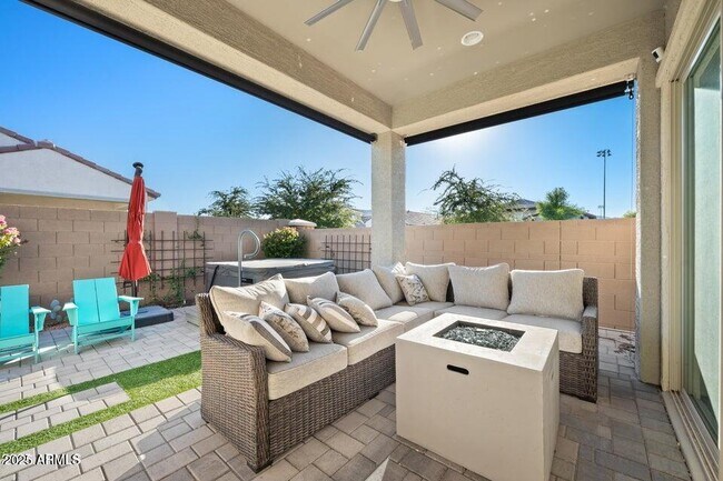 Foto del edificio - 18427 W Clinton St