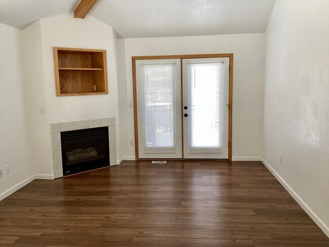 Foto del edificio - 3 Bed 2.5 Bath Town Home in Running Y - Ac...