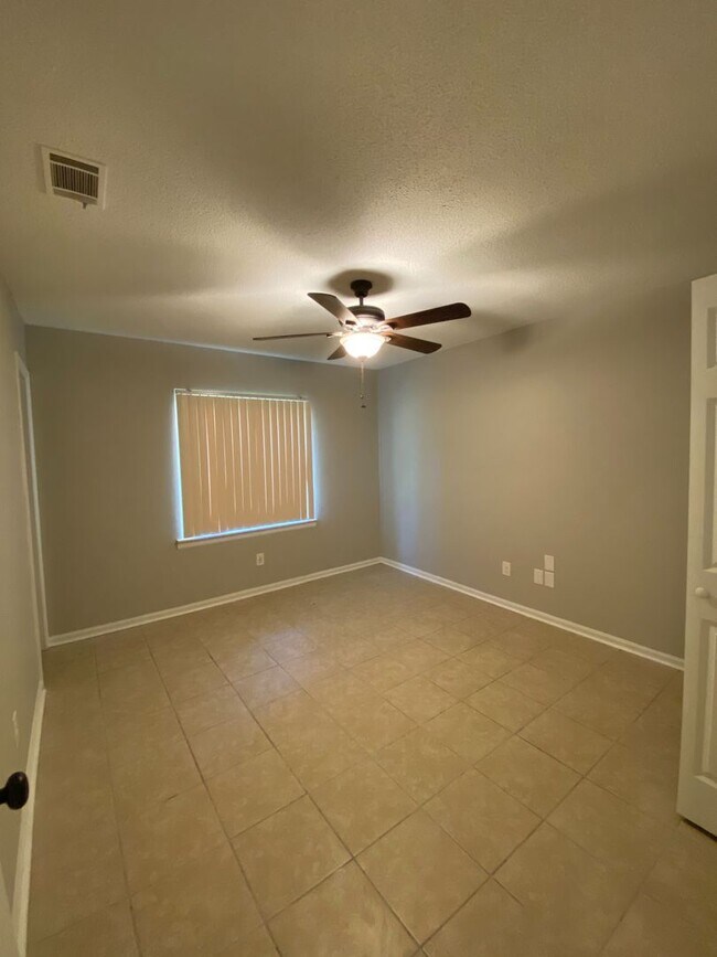 Foto del edificio - **MANAGERS SPECIAL $250 OFF FIRST MONTH RE...