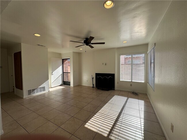Foto del edificio - 4631 Oceanside Dr