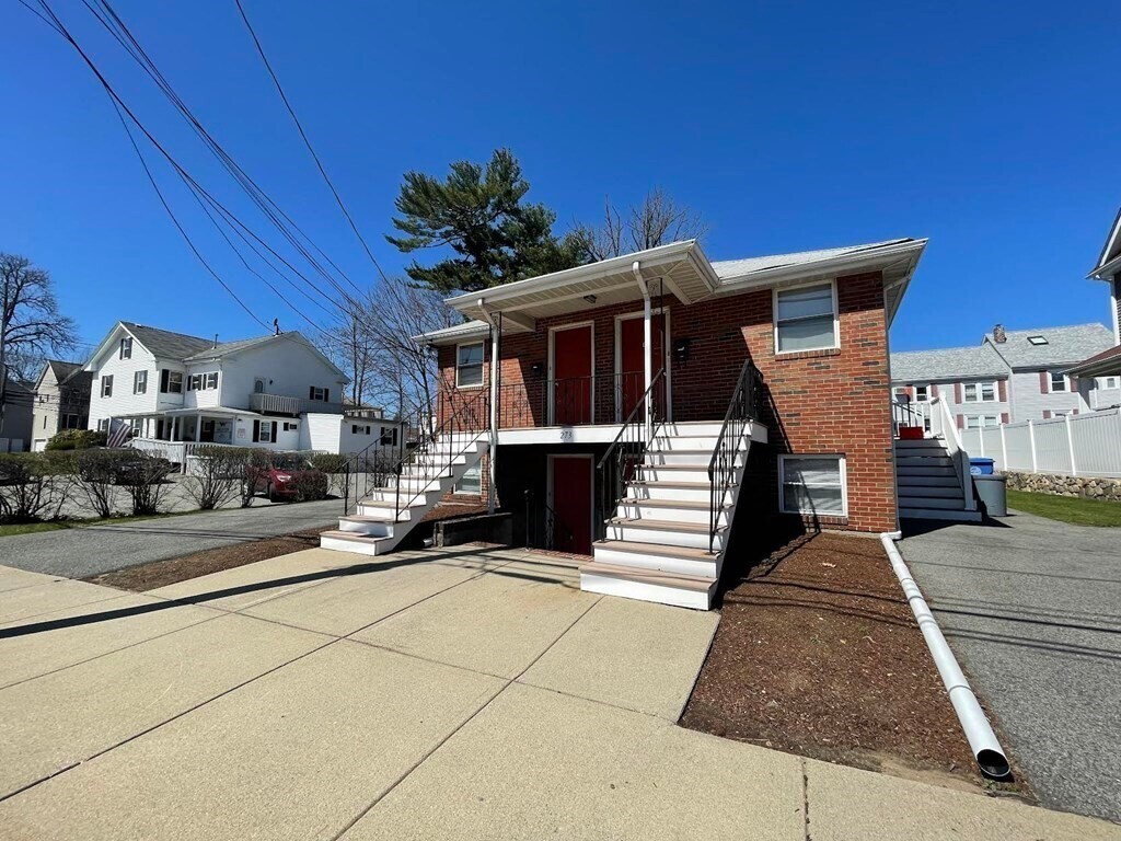 273 Charles St Unit 3, Waltham, MA 02453 Room for Rent in Waltham, MA