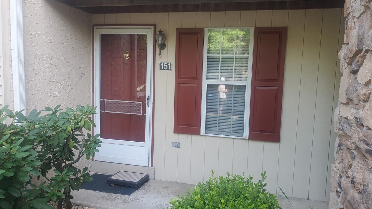 Primary Photo - 151 Valley Greene Cir