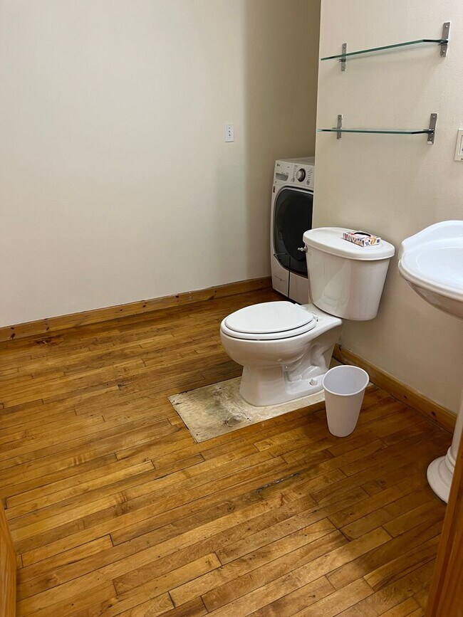 Foto del edificio - 325 Lafayette St