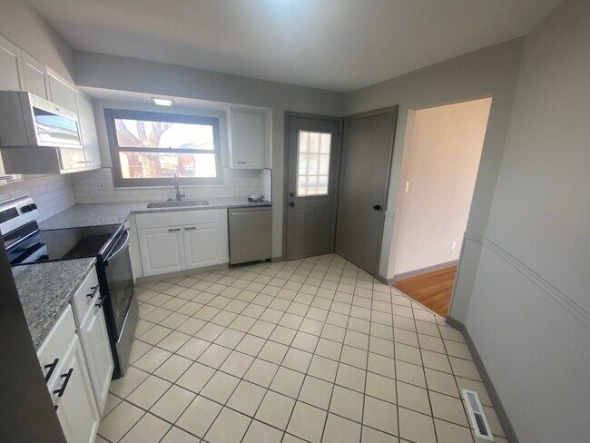Building Photo - 3772 Dehner Dr