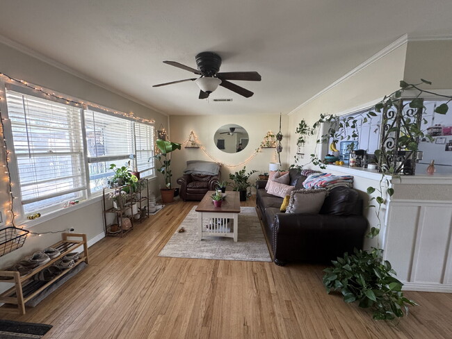 Building Photo - Preleasing for Summer/Fall 2025 - Charming...