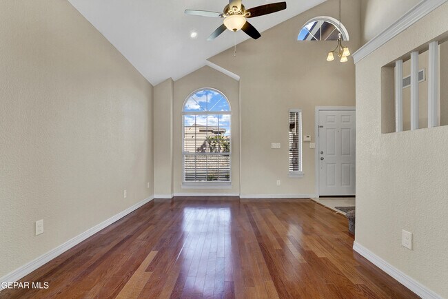 Building Photo - 6756 Bear Ridge Dr