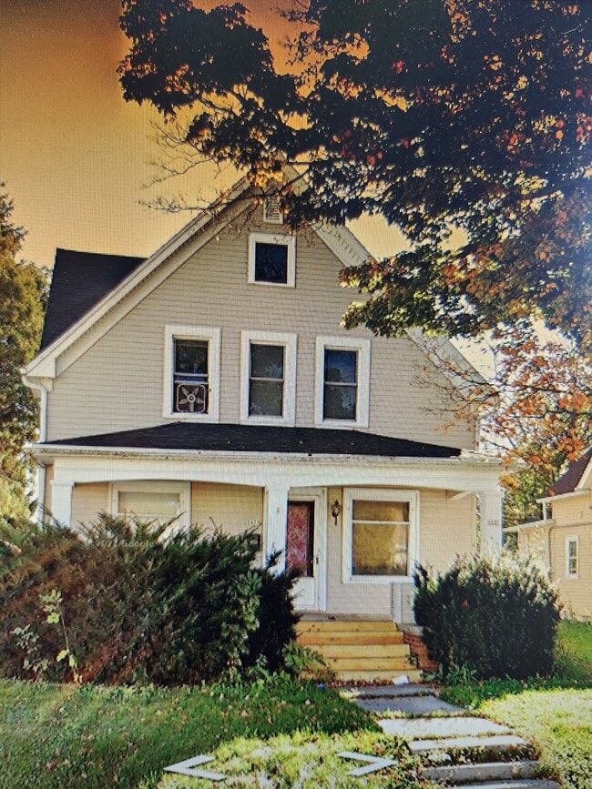 Building Photo - 1619 S 14th St